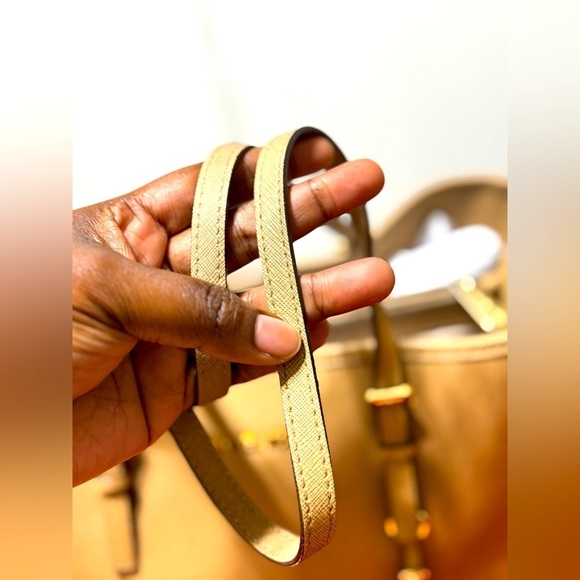 MICHAEL KORS Jet Set Large Saffiano Leather Tote Bag, EUC - Picture 10 of 15